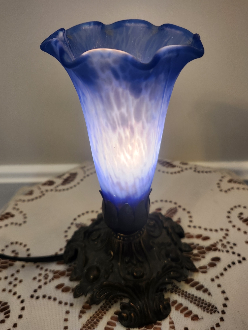 Meyda Blue Pond Lily Accent Lamp